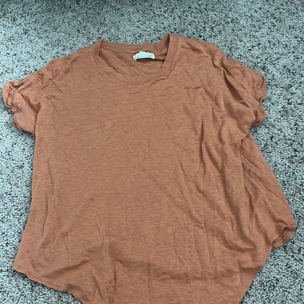 orange tshirt